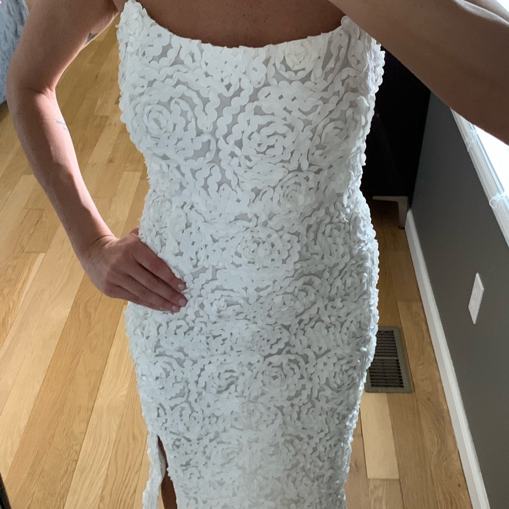 White floral dress - Picture 3 of 5